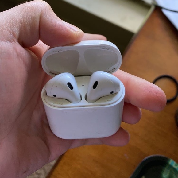 AirPod apple